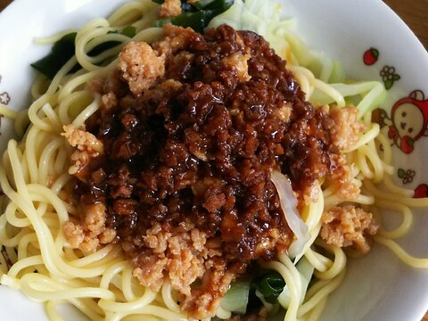 キャベツとわかめの担々麺